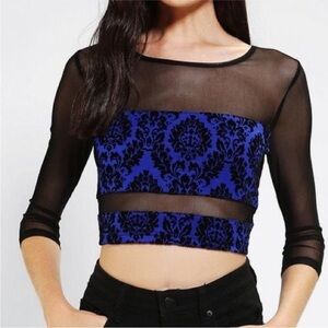 🛍Bundle sale🛍Sparkle & Fade Black and Blue Patterned Crop Top nwot